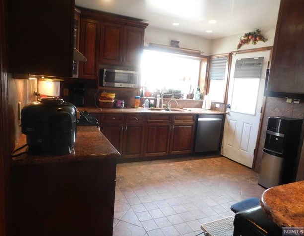 358 Blvd, Hasbrouck Heights NJ 07604-1920 exterior