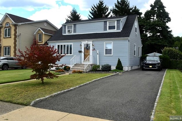 72 Godwin Ave, Elmwood Park, NJ 07407