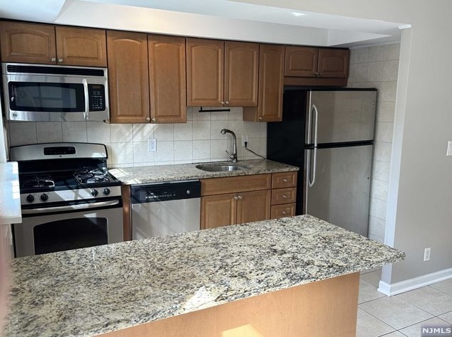 349 Maple Ave, Oradell, NJ 07649-2116