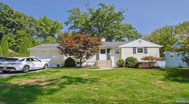 151 Lohs Pl, Harrington Park, NJ 07640