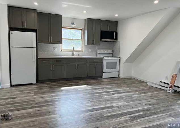 124 Hickory Ave #2, Tenafly, NJ 07670