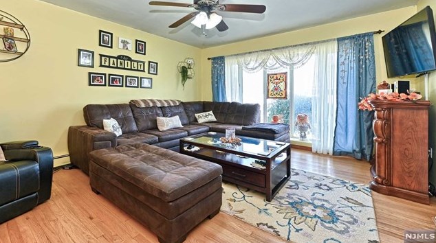 226 Colonial Ave, Saddle Brook, NJ 07663