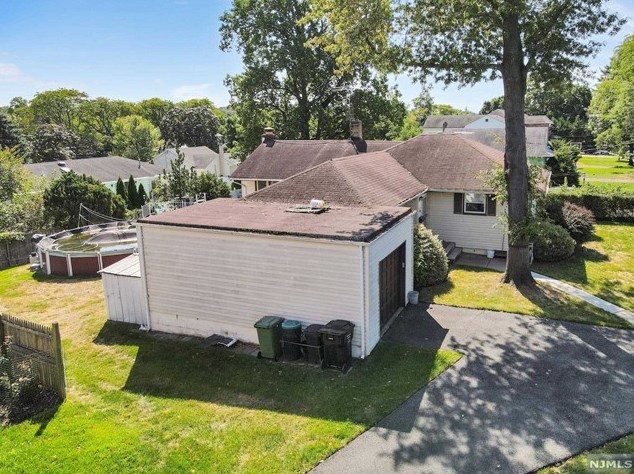 356 Bullard Ave, Paramus, NJ 07652