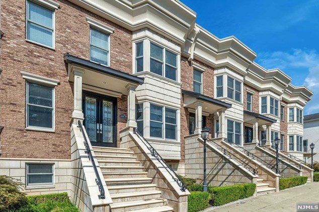 2173 Edwin Ave, West Fort Lee, NJ 07024