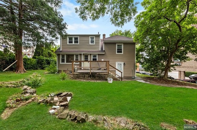 241 Parker Ave, Hackensack, NJ 07601-1811