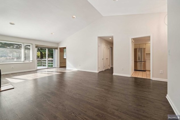 32 Erskine Ct, Mahwah NJ 07430-2014 exterior