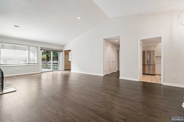 32 Erskine Ct, Mahwah NJ 07430-2014 exterior