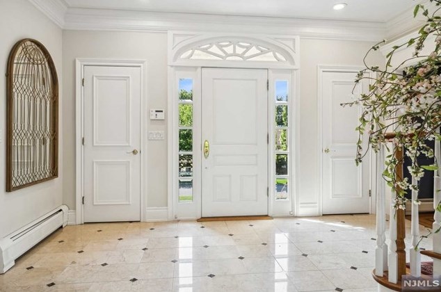 747 Jenny Trail, Franklin Lakes, NJ 07417