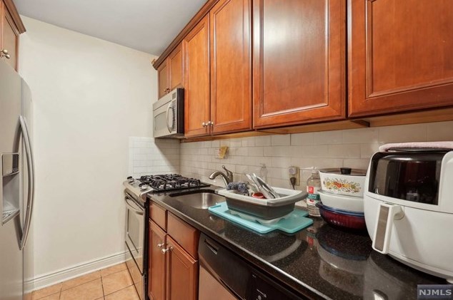 500 Central Ave #1118, Union City, NJ 07087