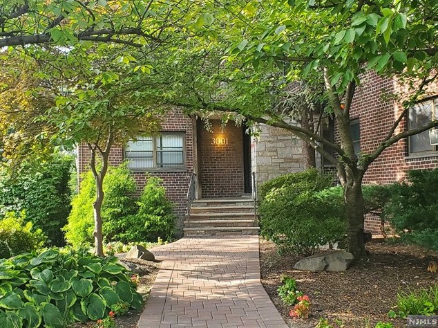 3001 Edwin Ave #2a, West Fort Lee, NJ 07024