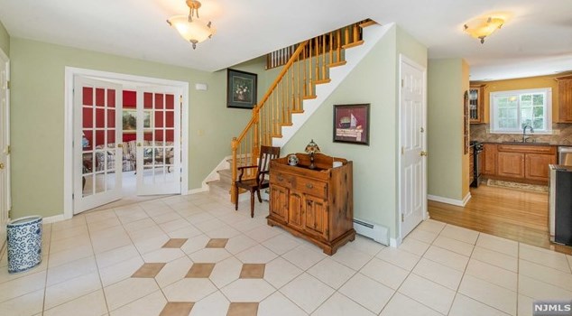 69 Continental Rd, West Milford Lakes, NJ 07480