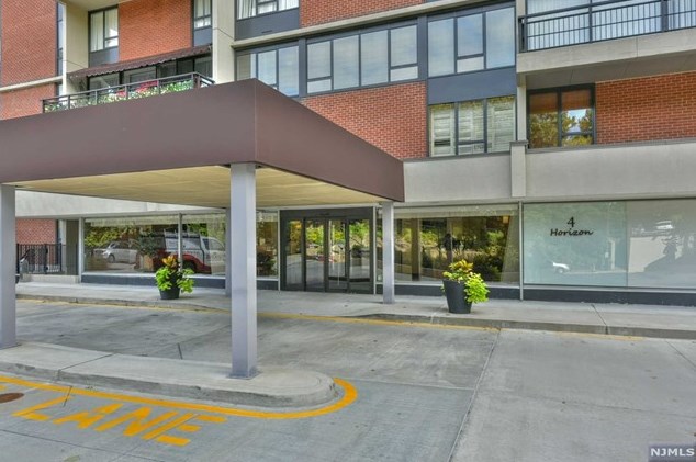 4 Horizon Rd #601, West Fort Lee, NJ 07024