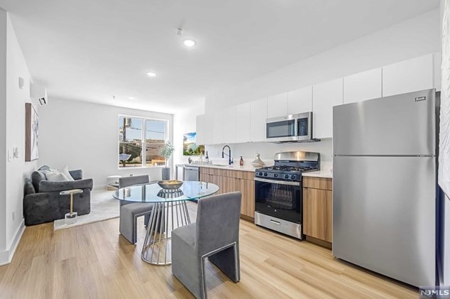 30 Mcadoo Ave #406, Jersey City, NJ 07305