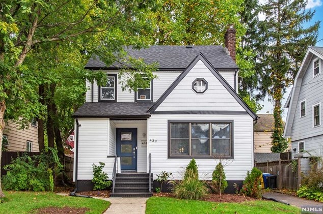 439 Sagamore Ave, Teaneck, NJ 07666-2639