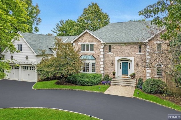 1091 Franklin Lake Rd, Franklin Lakes, NJ 07417