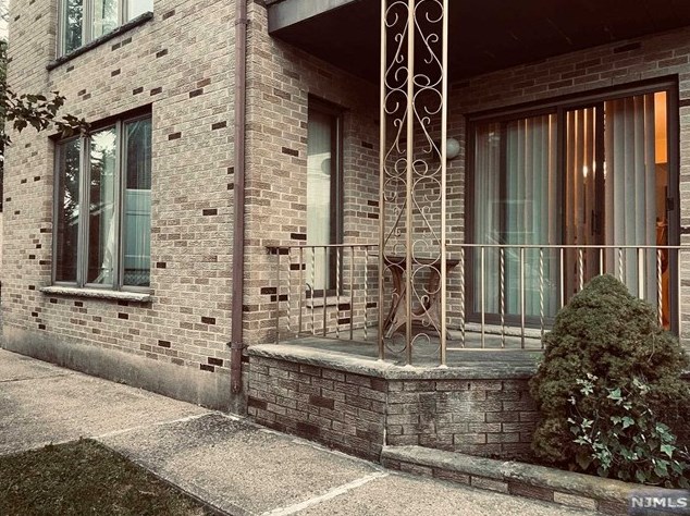 121 Main St, Little Ferry, NJ 07643