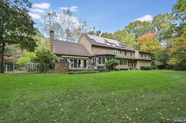 1 Deer Trail, Franklin Lakes, NJ 07417