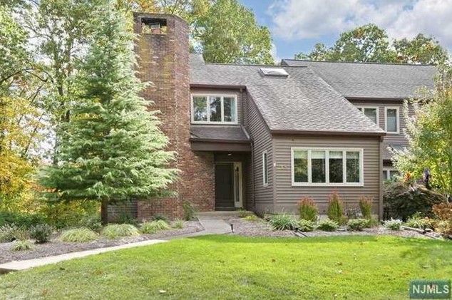 23 Bayard Ln, Mahwah, NJ 07430-2236