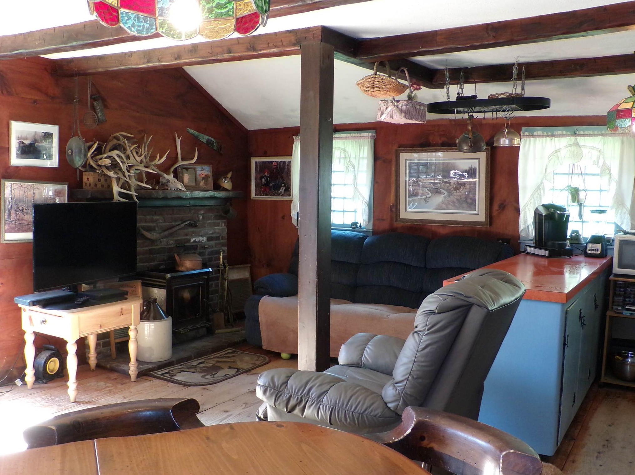 1562 Hooksett Rd, Manchester NH 03106-1008 exterior