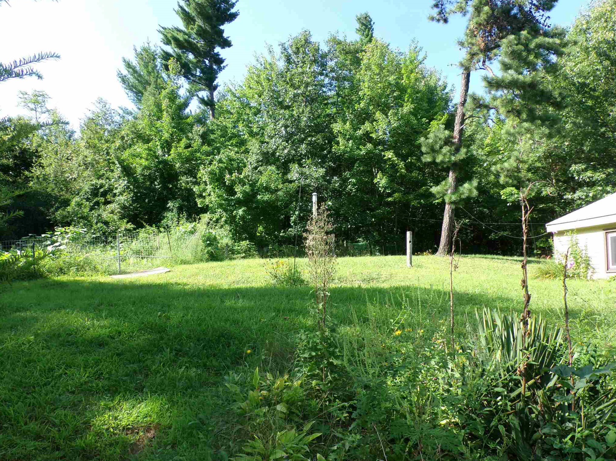 1562 Hooksett Rd, Manchester NH 03106-1008 exterior