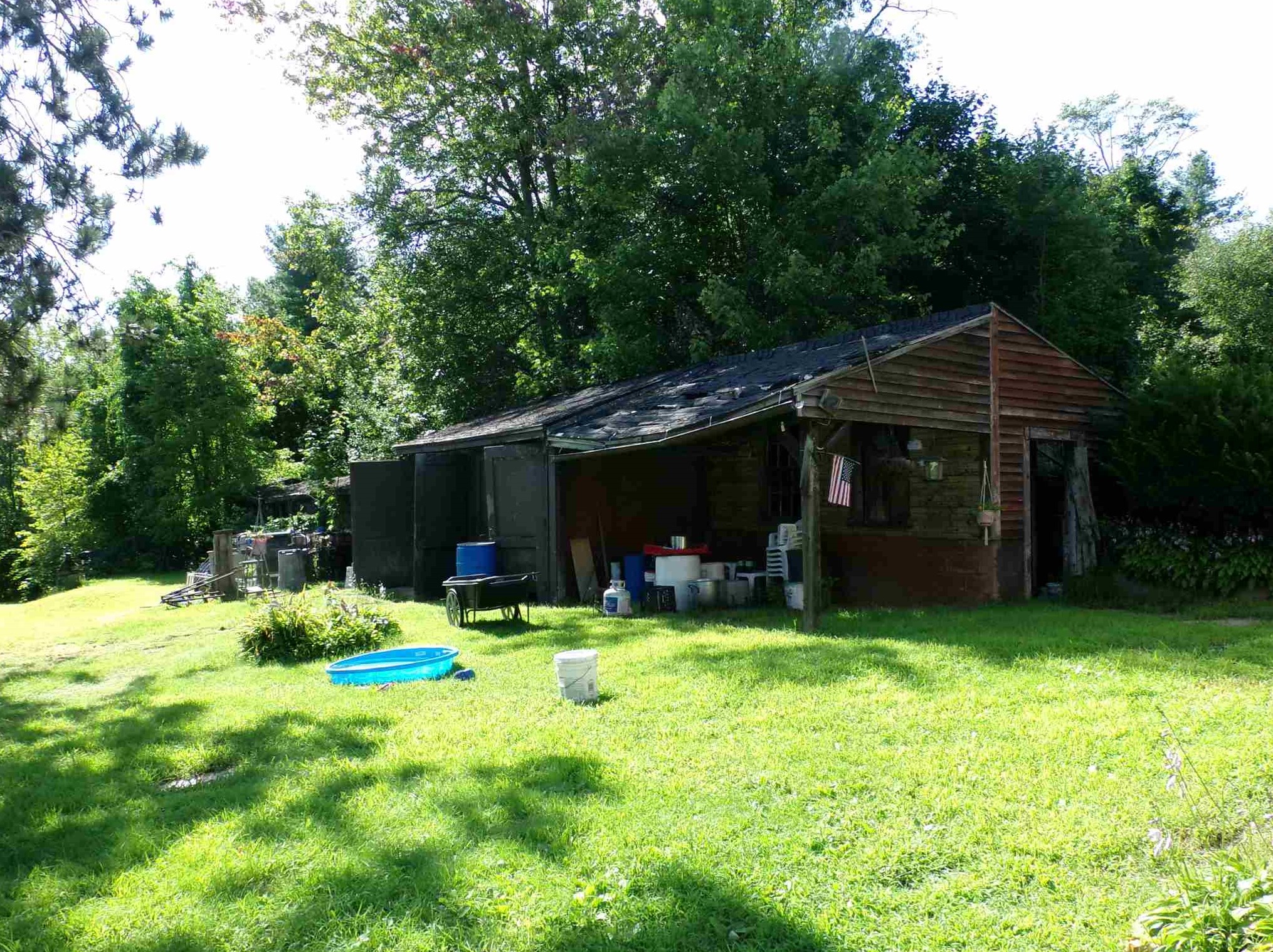 1562 Hooksett Rd, Manchester NH 03106-1008 exterior