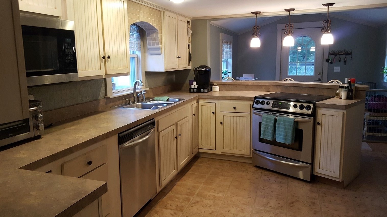 207 Meriden Rd, Lebanon NH 03766-2300 exterior