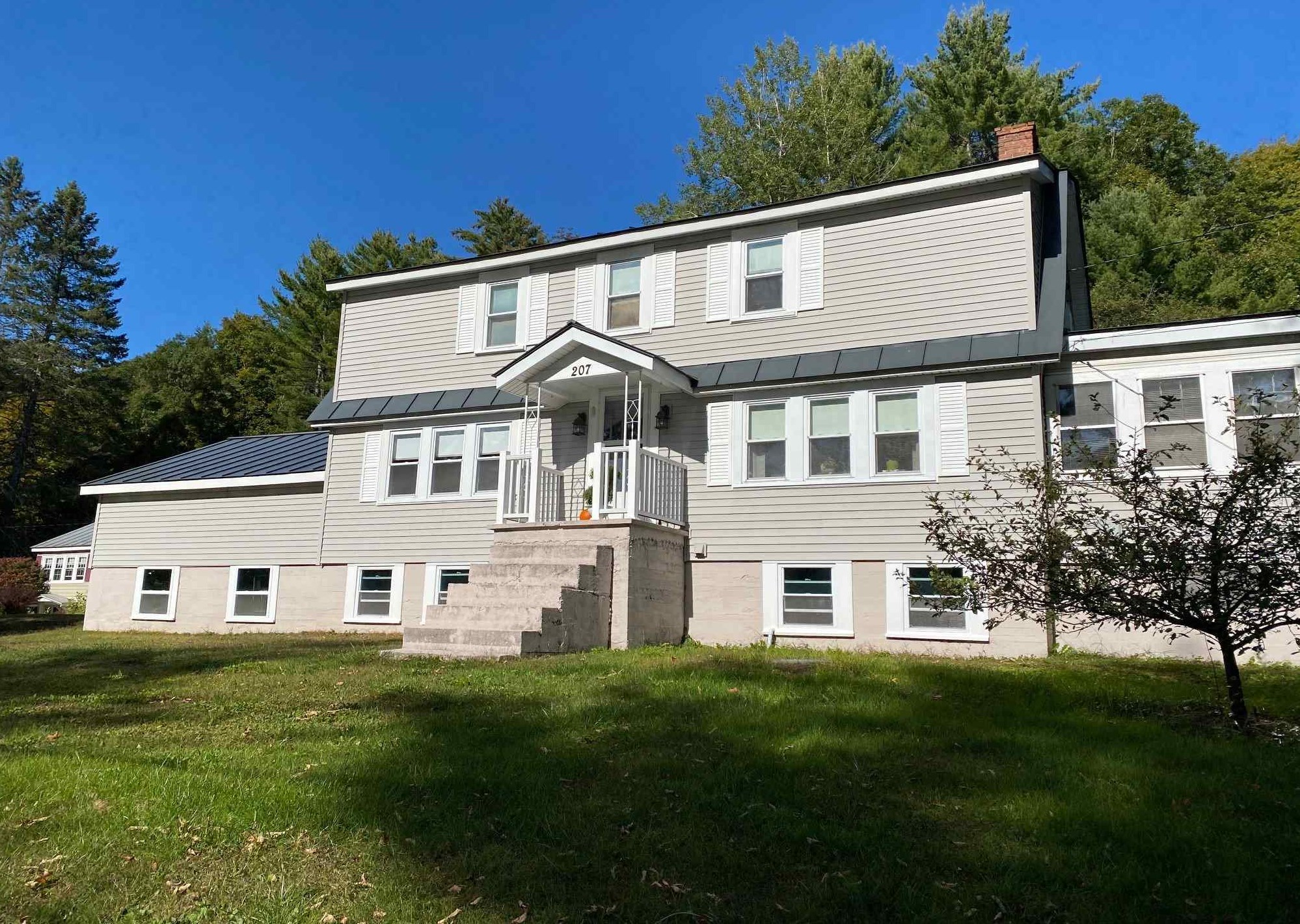 207 Meriden Rd, Lebanon NH  03766-2528 exterior