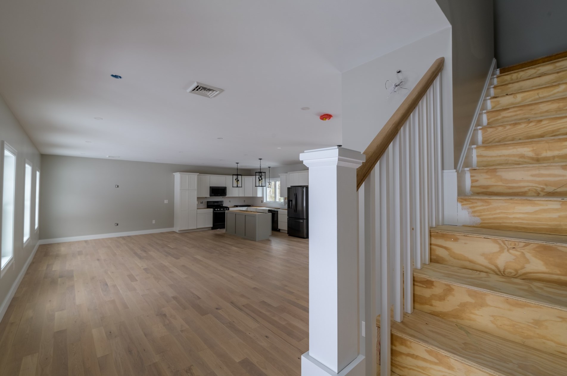 34 Speare Rd, Hudson NH  03051-4415 exterior