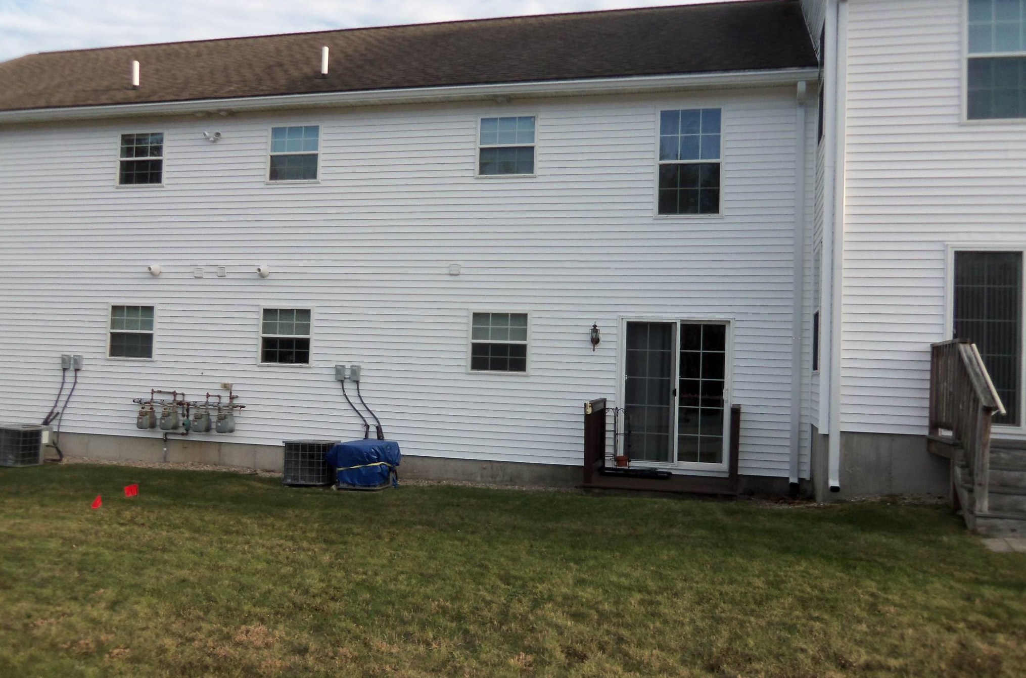 1 Tampa Dr, Rochester NH  03867-2239 exterior