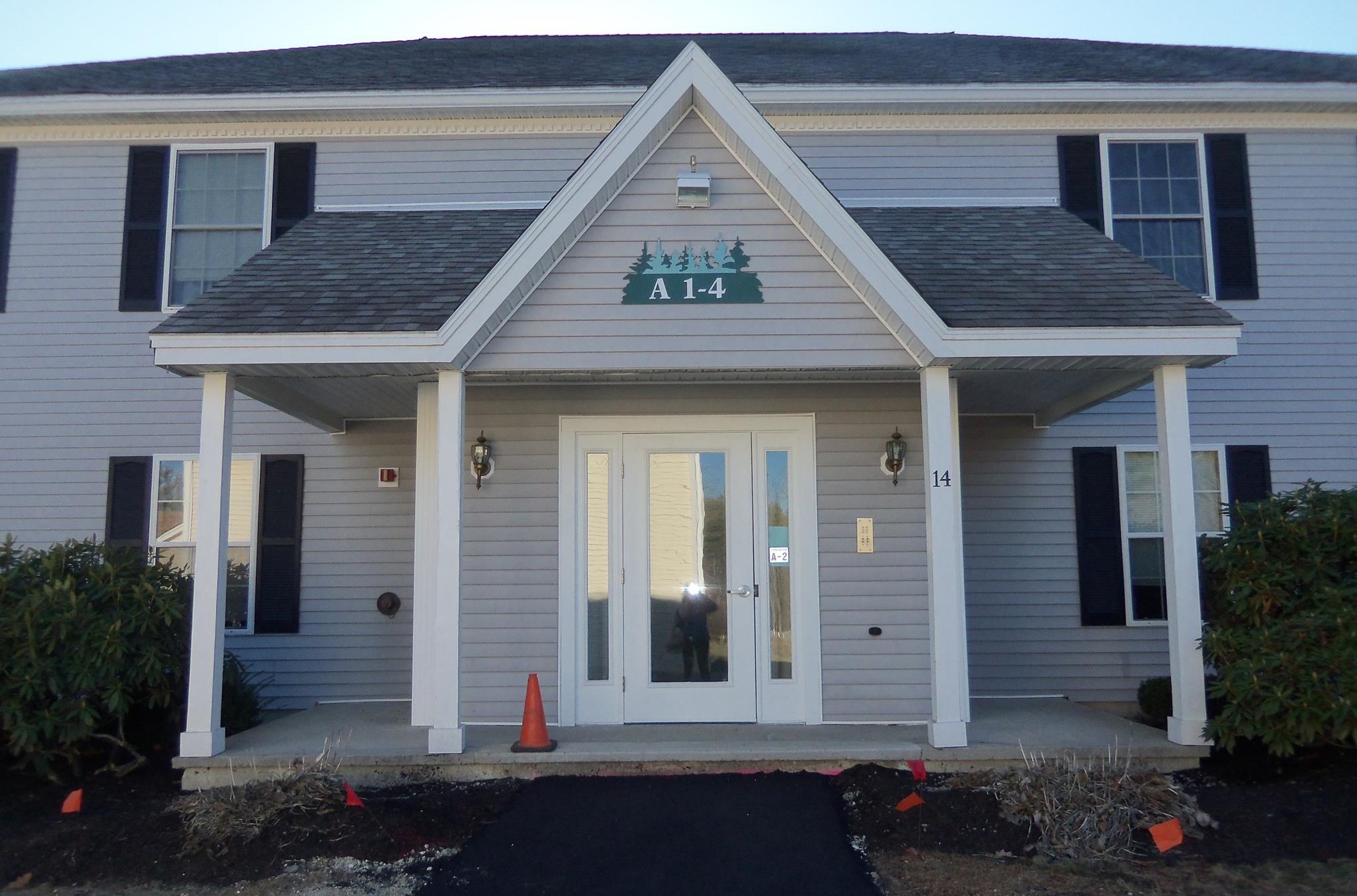 14 Tampa Dr, Rochester, NH 03867-4297