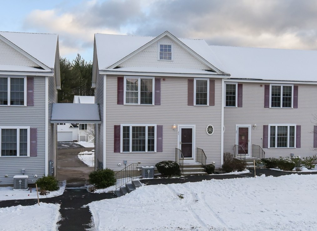 22 Footbridge Ln, Dover, NH 03820