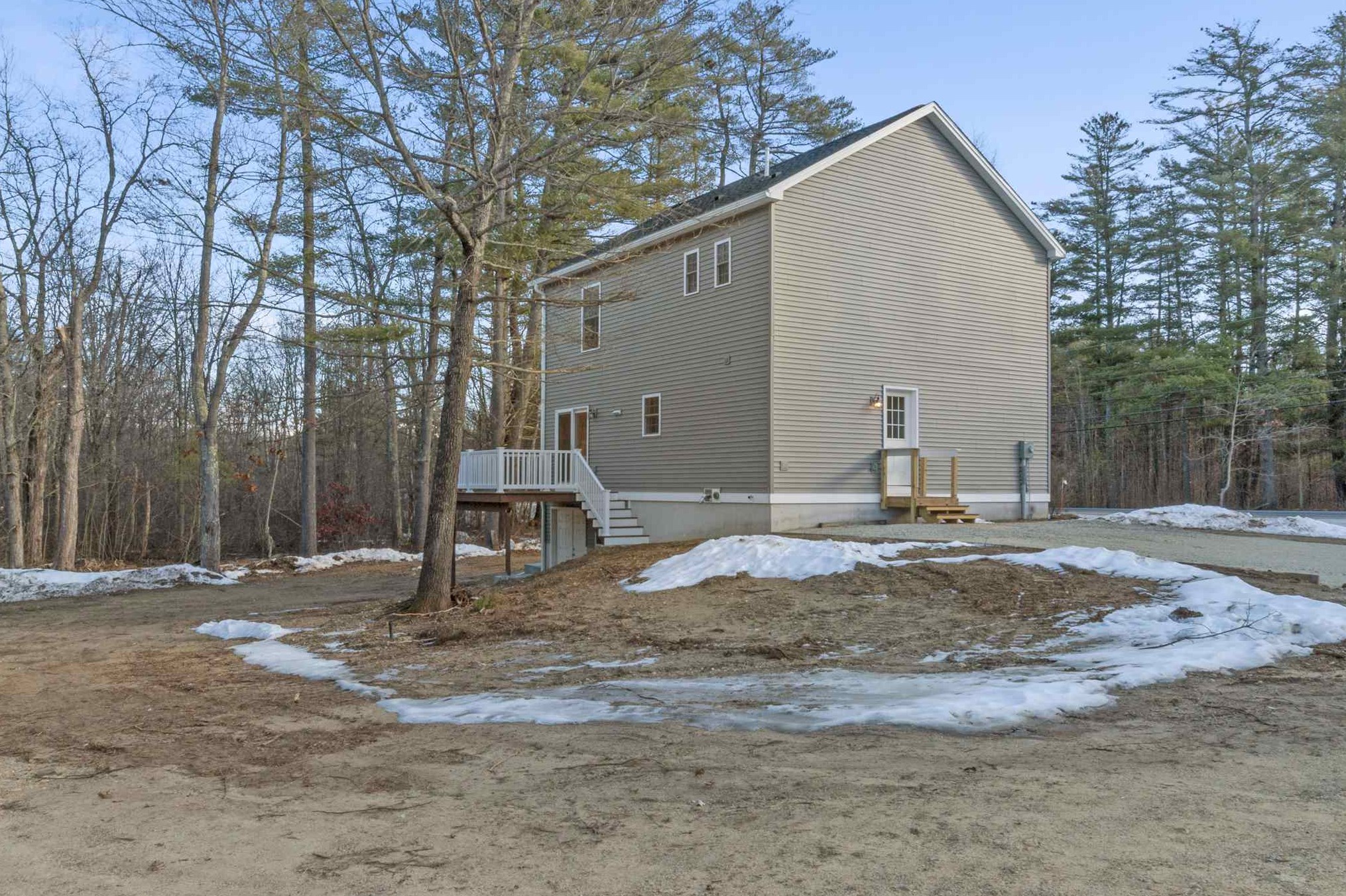 233 Washington St, Rochester, NH 03839-5425