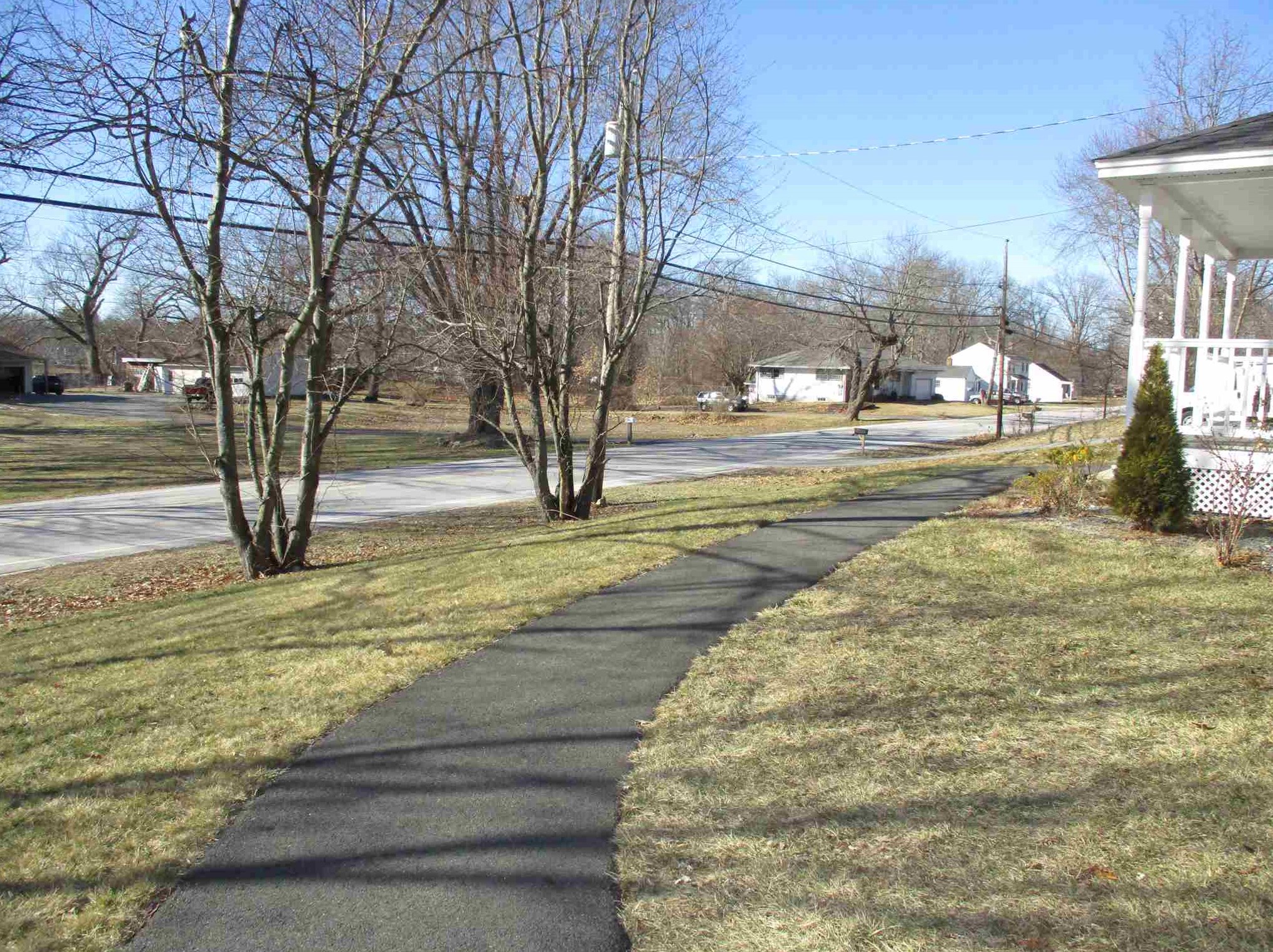 19 Cummings St, Hudson NH  03051-3610 exterior