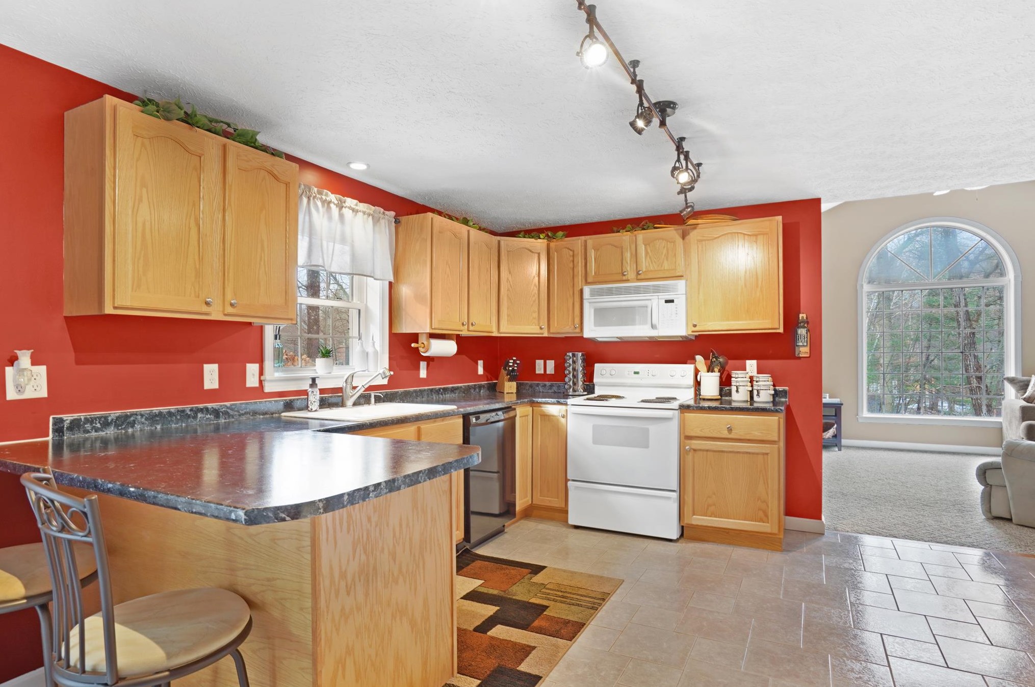 14 Kyle Rd, Merrimack NH 03054-4573 exterior