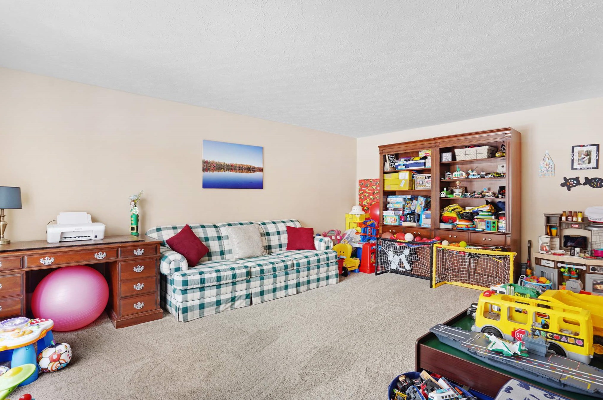 14 Kyle Rd, Merrimack NH 03054-4573 exterior