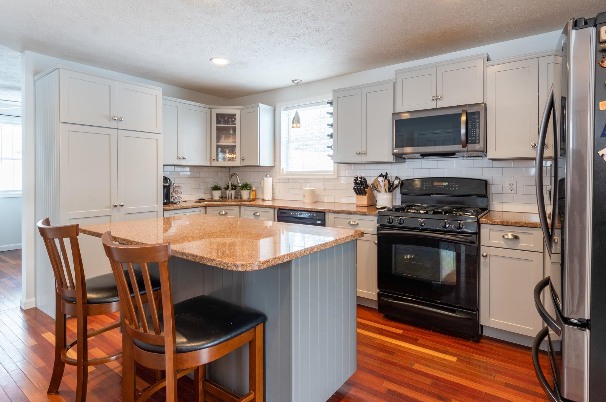 842 Brent St, Manchester, NH 03103-7732