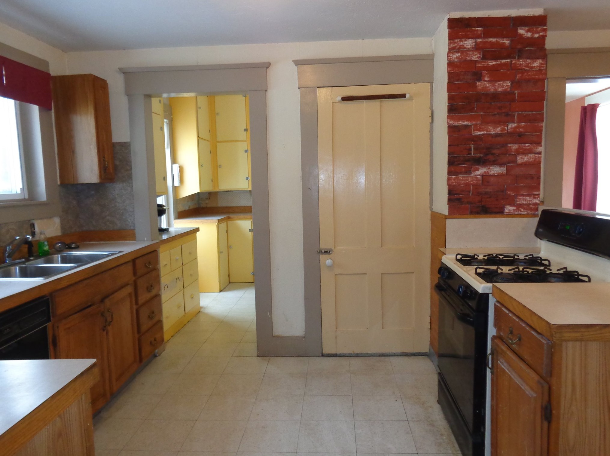 18 Winter St, Bridgewater NH 03264-1422 exterior