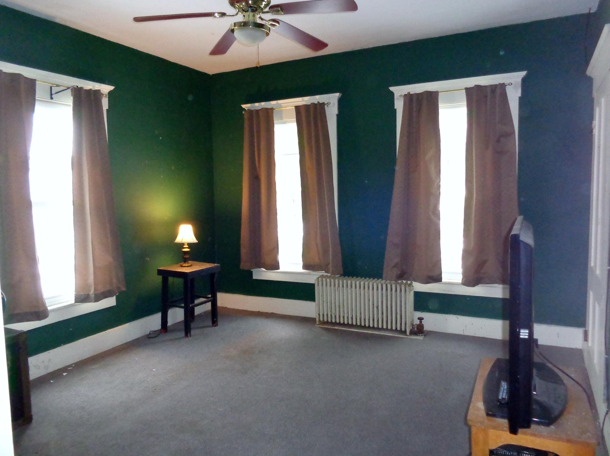 18 Winter St, Bridgewater NH 03264-1422 exterior