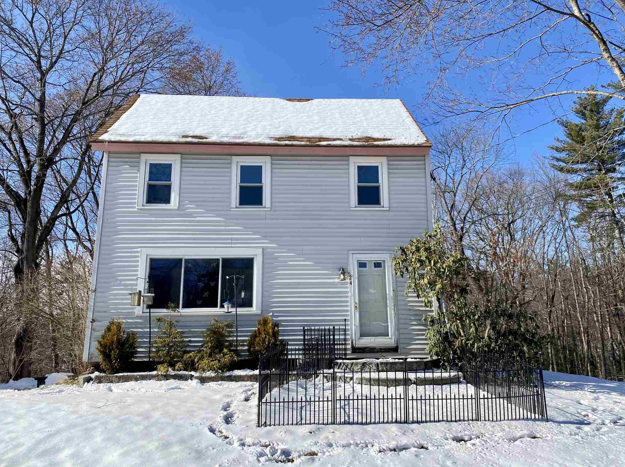 24 North St, Milford, NH 03055-4019