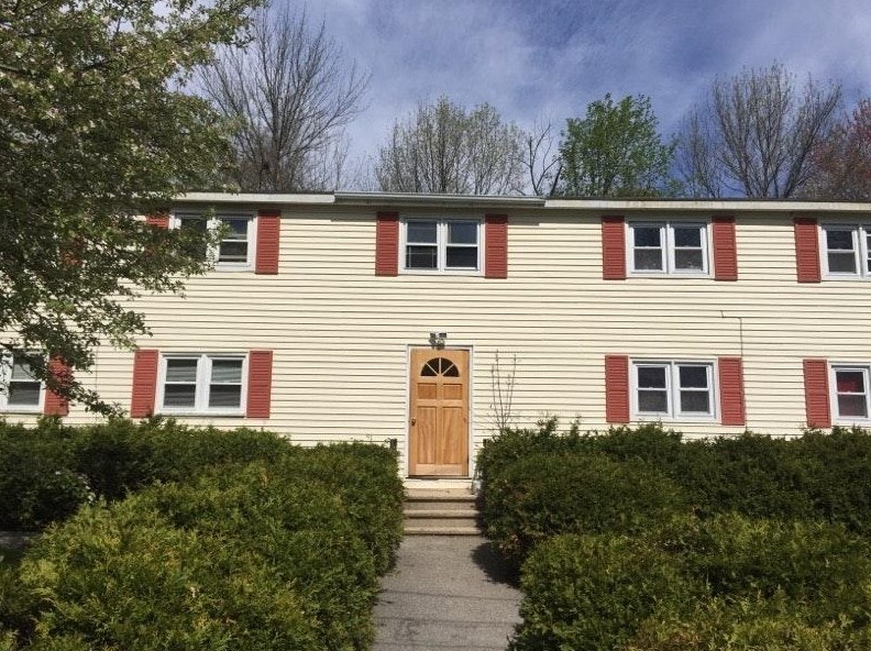 6 Dora Dr, Rochester, NH 03867-3310