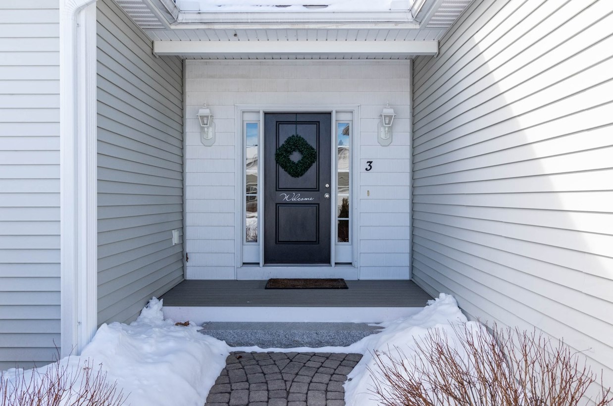 3 Stillwater Rd, Windham, NH 03087-1781