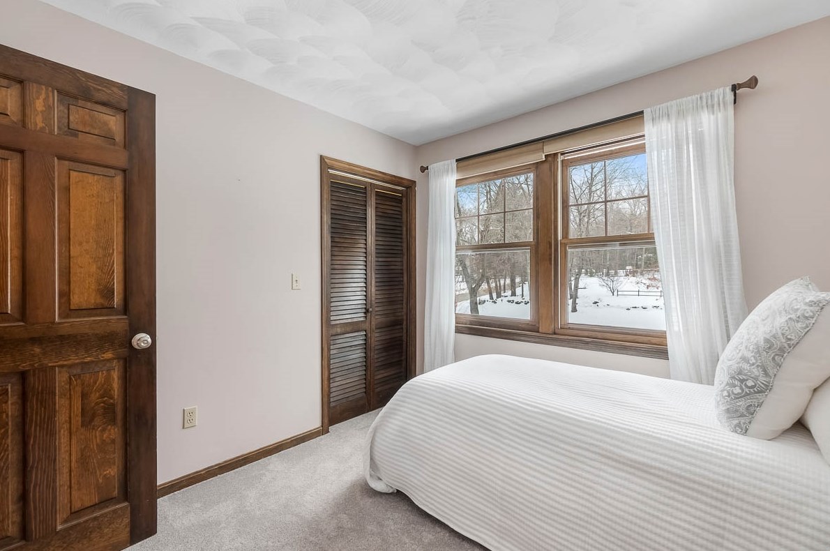 3 Langdon Rd, Windham NH 03087-2343 exterior