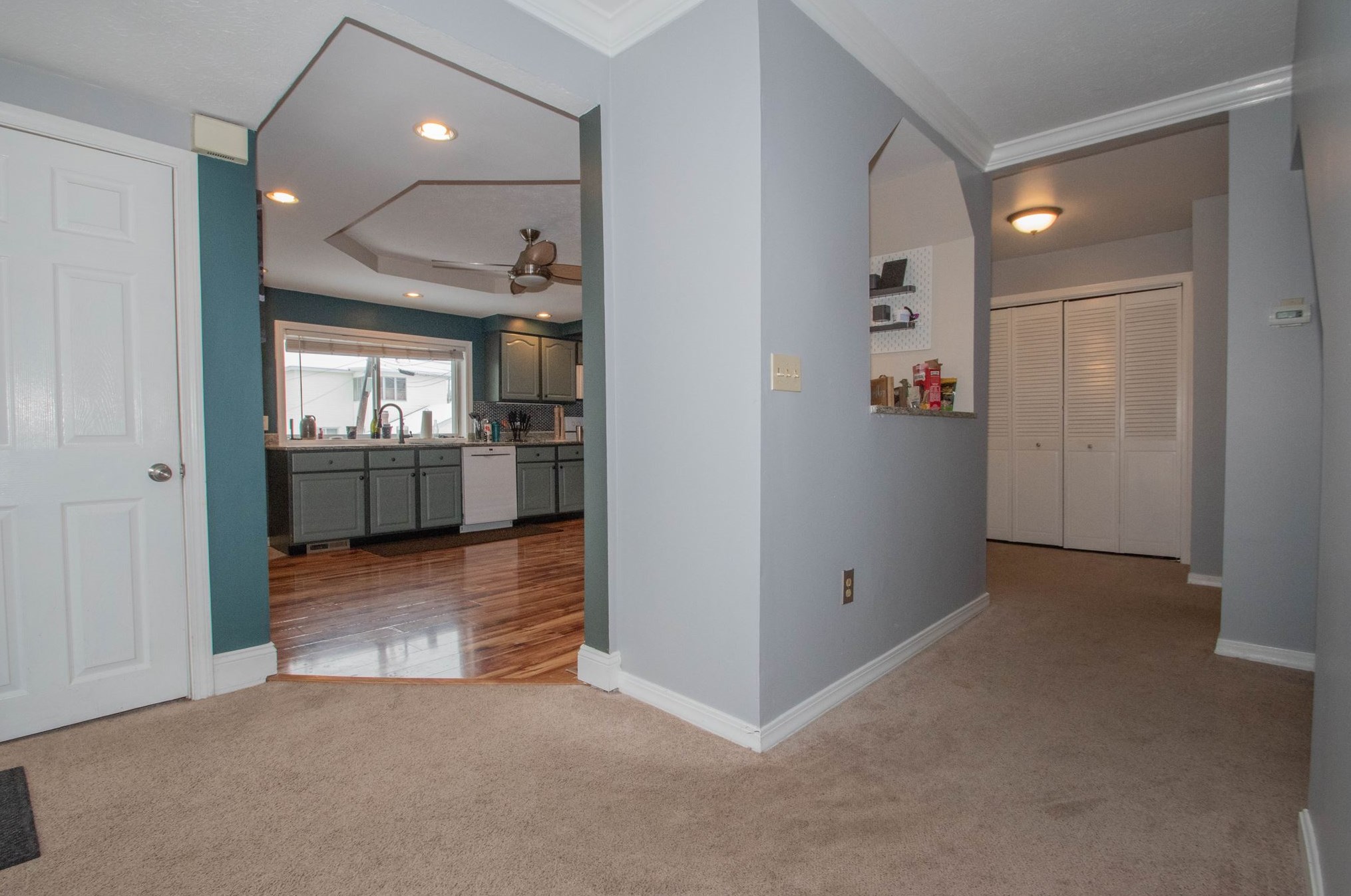 660 Montgomery St, Manchester NH 03102-3523 exterior