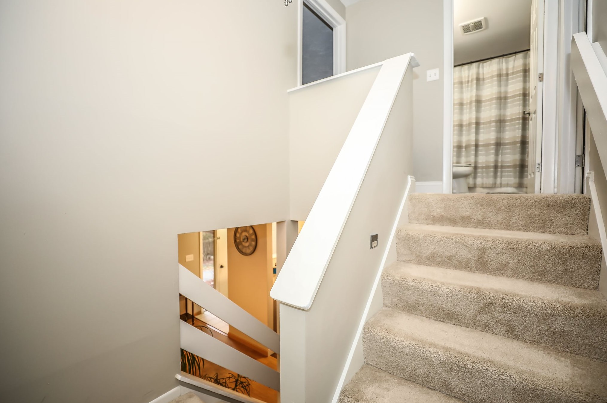 1 Victoria Dr, Merrimack NH 03054-3115 exterior