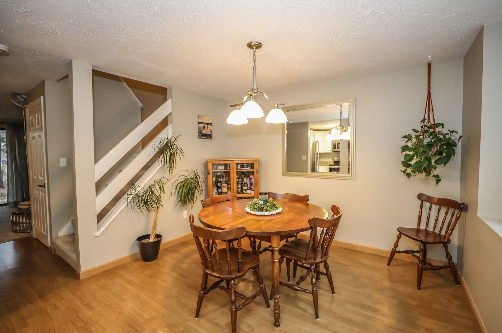 1 Victoria Dr, Merrimack NH 03054-3115 exterior