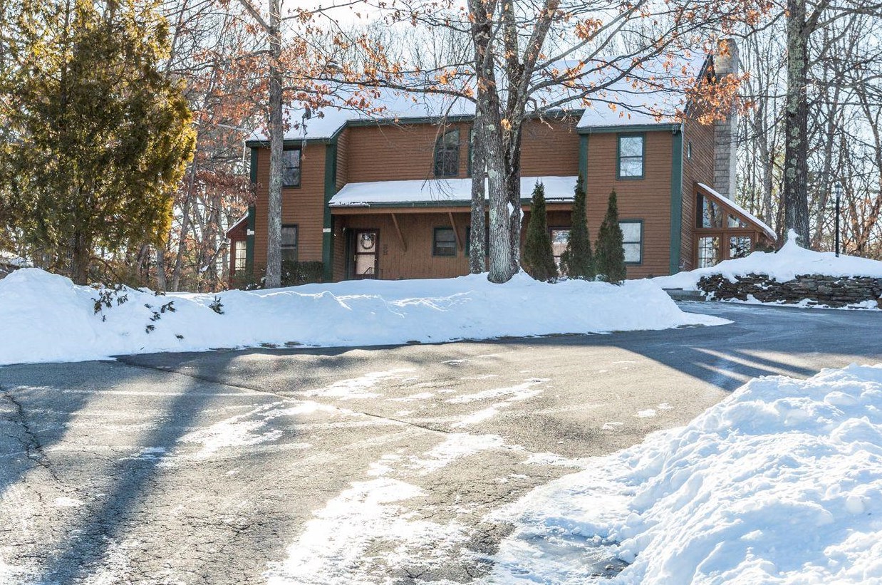 3 Kingston Way, Hudson NH  03051-3029 exterior