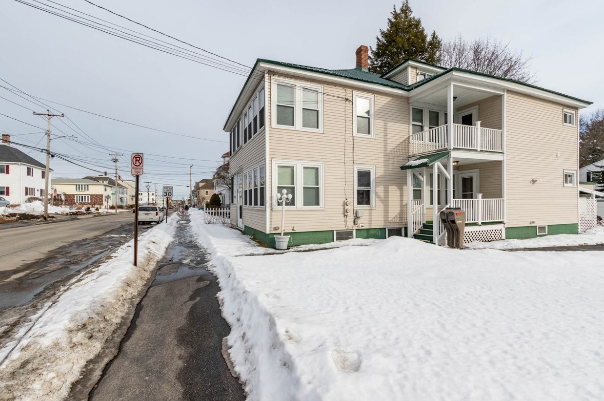 498 Kelley St, Manchester NH  03102-2917 exterior