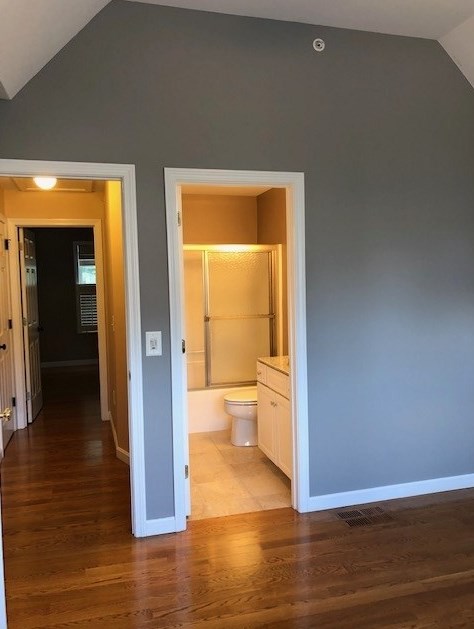 77 Hackett Hl Rd, Manchester NH 03106-2522 exterior