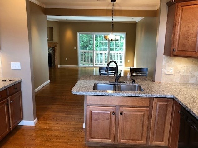 77 Hackett Hl Rd, Manchester NH 03106-2522 exterior