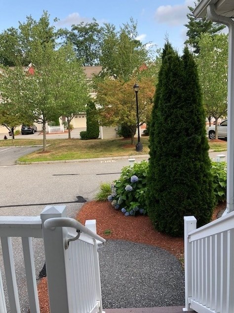 77 Hackett Hl Rd, Manchester NH 03106-2522 exterior